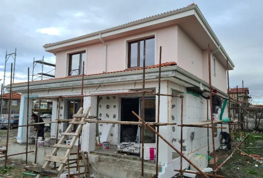 Двуетажна къща с паркомясто – с. Тополи, Варна