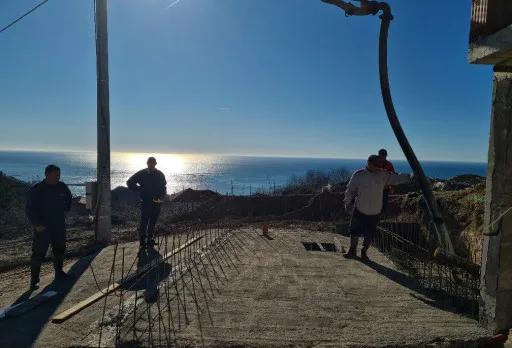 Модерна вила с плосък покрив в Балчик