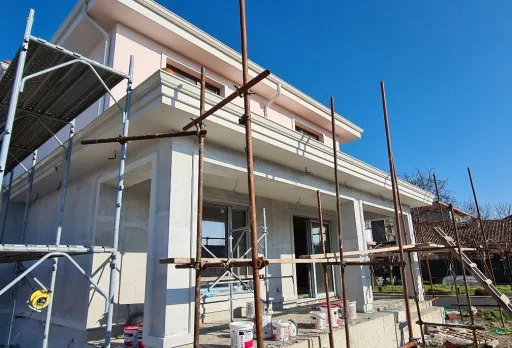 Двуетажна къща с паркомясто – с. Тополи, Варна