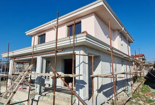 Двуетажна къща с паркомясто – с. Тополи, Варна