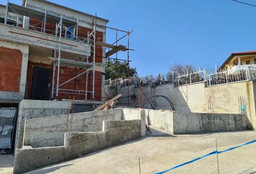 Модерна вила с плосък покрив в Балчик