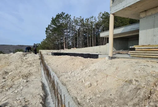 Модерна вила с плосък покрив в Балчик