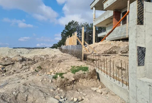 Модерна вила с плосък покрив в Балчик