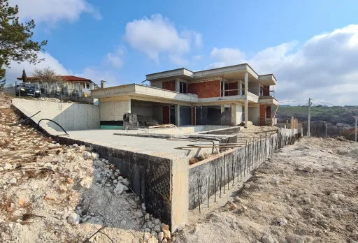 Модерна вила с плосък покрив в Балчик