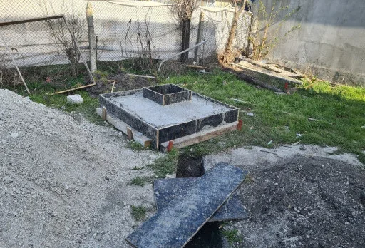 Двуетажна къща с паркомясто – с. Тополи, Варна