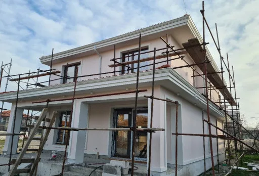 Двуетажна къща с паркомясто – с. Тополи, Варна