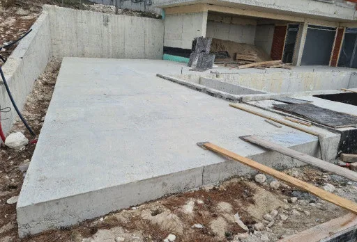 Модерна вила с плосък покрив в Балчик