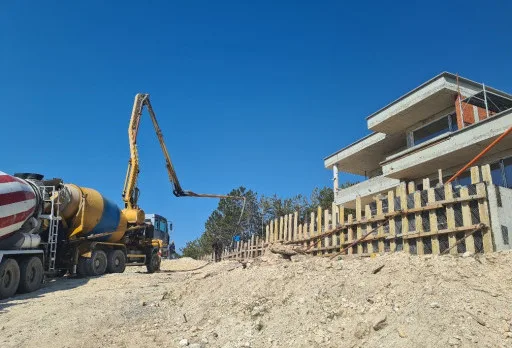 Модерна вила с плосък покрив в Балчик