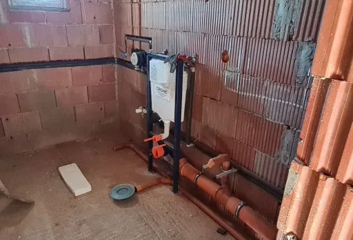 Двуетажна къща с паркомясто – с. Тополи, Варна