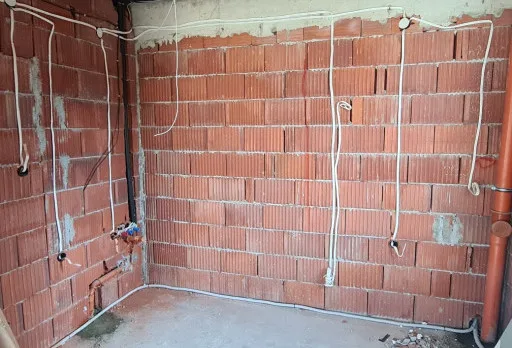 Двуетажна къща с паркомясто – с. Тополи, Варна