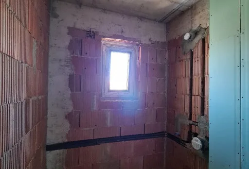 Двуетажна къща с паркомясто – с. Тополи, Варна