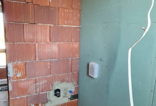 Двуетажна къща с паркомясто – с. Тополи, Варна