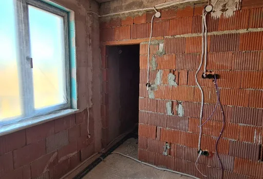 Двуетажна къща с паркомясто – с. Тополи, Варна