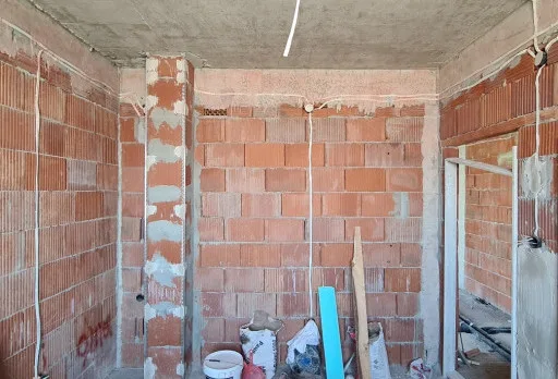 Двуетажна къща с паркомясто – с. Тополи, Варна