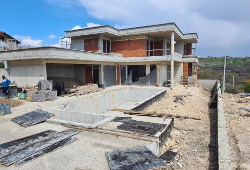 Модерна вила с плосък покрив в Балчик