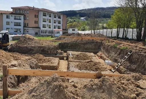 Класическа къща с покрив от керемиди – Рогачево 