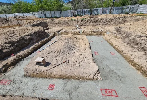 Класическа къща с покрив от керемиди – Рогачево 