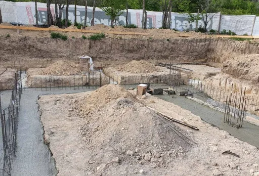 Класическа къща с покрив от керемиди – Рогачево 