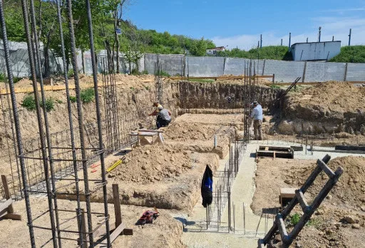 Класическа къща с покрив от керемиди – Рогачево 