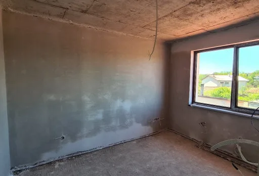 Двуетажна къща с паркомясто – с. Тополи, Варна