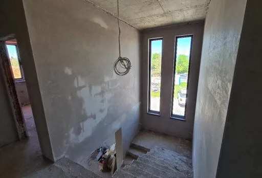 Двуетажна къща с паркомясто – с. Тополи, Варна