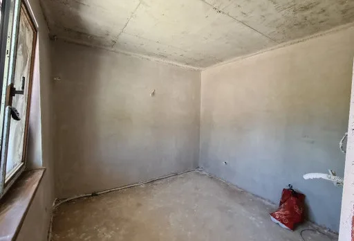 Двуетажна къща с паркомясто – с. Тополи, Варна