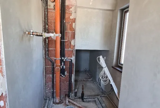 Двуетажна къща с паркомясто – с. Тополи, Варна