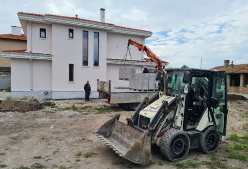 Двуетажна къща с паркомясто – с. Тополи, Варна