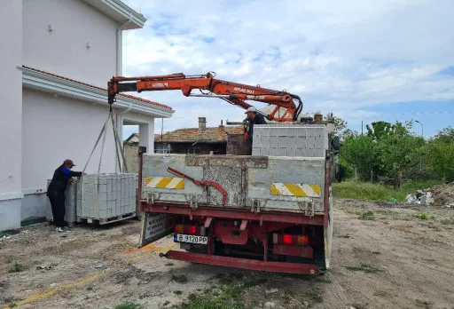 Двуетажна къща с паркомясто – с. Тополи, Варна