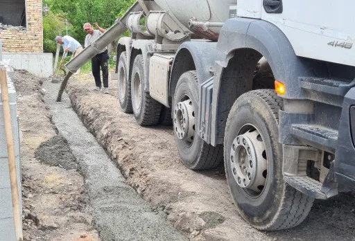 Двуетажна къща с паркомясто – с. Тополи, Варна