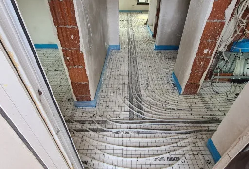 Двуетажна къща с паркомясто – с. Тополи, Варна