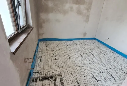 Двуетажна къща с паркомясто – с. Тополи, Варна