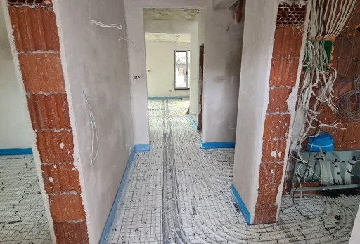 Двуетажна къща с паркомясто – с. Тополи, Варна