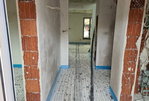 Двуетажна къща с паркомясто – с. Тополи, Варна