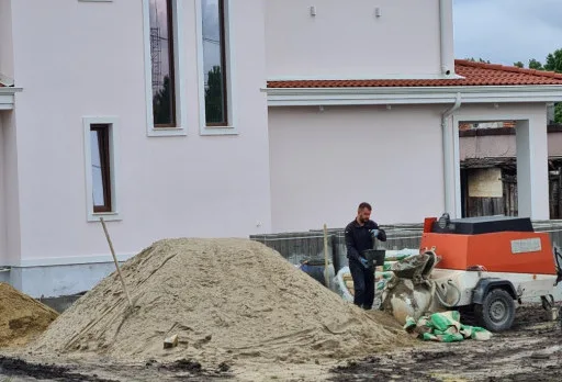 Двуетажна къща с паркомясто – с. Тополи, Варна