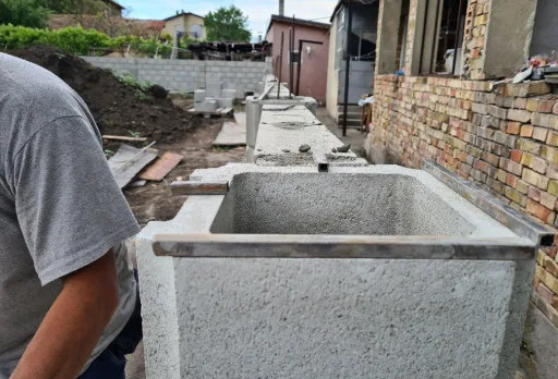 Двуетажна къща с паркомясто – с. Тополи, Варна