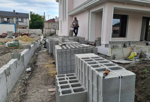 Двуетажна къща с паркомясто – с. Тополи, Варна