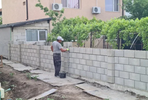 Двуетажна къща с паркомясто – с. Тополи, Варна