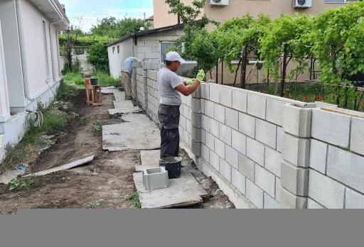 Двуетажна къща с паркомясто – с. Тополи, Варна