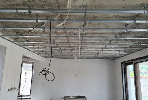 Двуетажна къща с паркомясто – с. Тополи, Варна