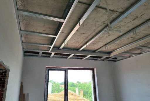 Двуетажна къща с паркомясто – с. Тополи, Варна