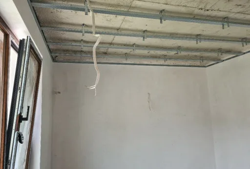 Двуетажна къща с паркомясто – с. Тополи, Варна