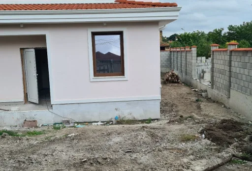 Двуетажна къща с паркомясто – с. Тополи, Варна