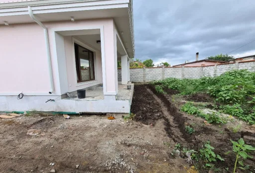 Двуетажна къща с паркомясто – с. Тополи, Варна