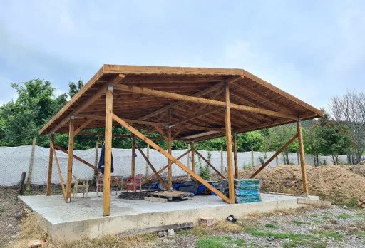 Класическа къща с покрив от керемиди – Рогачево 