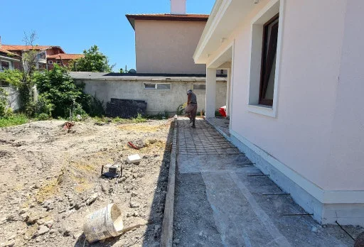 Двуетажна къща с паркомясто – с. Тополи, Варна