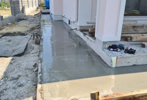 Двуетажна къща с паркомясто – с. Тополи, Варна