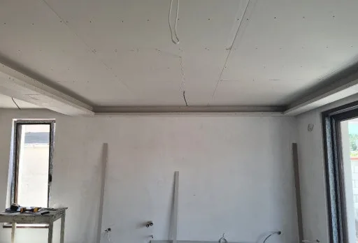 Двуетажна къща с паркомясто – с. Тополи, Варна