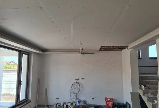 Двуетажна къща с паркомясто – с. Тополи, Варна