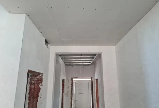 Двуетажна къща с паркомясто – с. Тополи, Варна